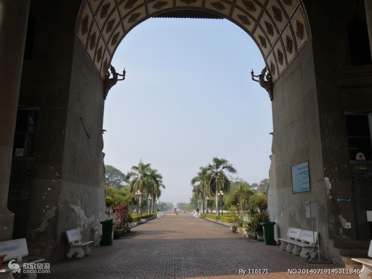 西双版纳到老挝旅游跟团多少钱_老挝旅游主要玩些什么